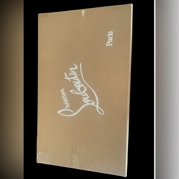 Christian Louboutin Pijiona flared collar heels and cosmetic case - Picture 15 of 16